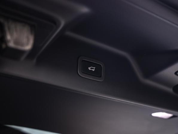 Land Rover Range Rover IV Рестайлинг с пробегом 2019 года, цена 6 579 777 рублей, 83045 км, внедорожник, Автокод Объявления