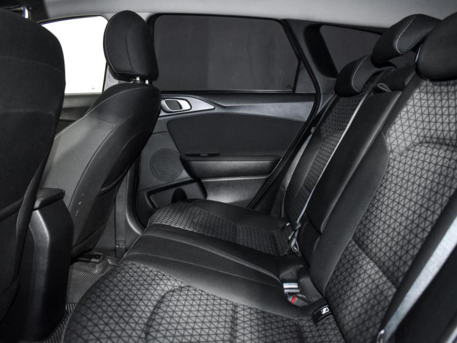 Kia Ceed III Санкт-Петербург  - изображение 13