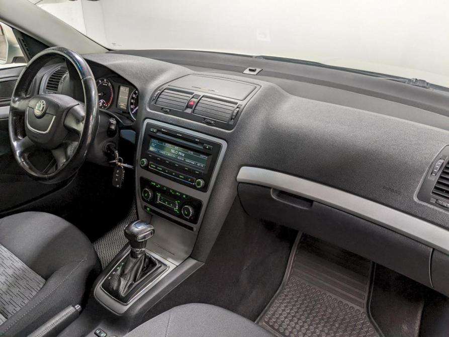 Skoda Octavia II (A5) Рестайлинг Москва  - изображение 19