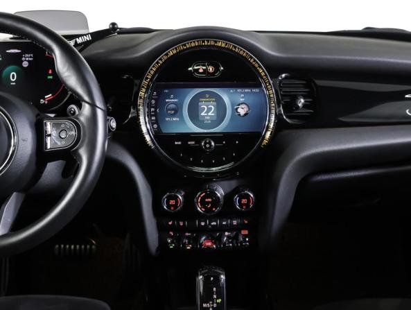 Mini Hatch III (F55/F56) Рестайлинг 2 с пробегом 2021 года, цена 3 778 000 рублей, 26100 км, хэтчбек, Автокод Объявления