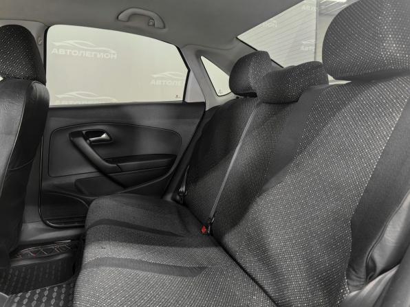 Volkswagen Polo V Рестайлинг с пробегом 2016 года, цена 1 050 000 рублей, 147000 км, седан, Автокод Объявления