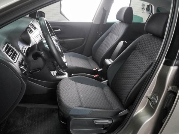 Volkswagen Polo V Рестайлинг с пробегом 2019 года, цена 1 334 000 рублей, 151414 км, седан, Автокод Объявления