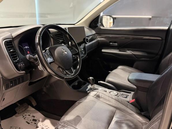 Mitsubishi Outlander III Рестайлинг 2 с пробегом 2015 года, цена 1 670 000 рублей, 219867 км, внедорожник, Автокод Объявления