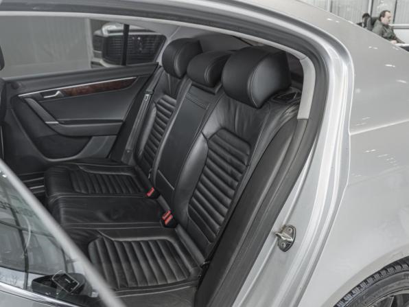 Volkswagen Passat B7 с пробегом 2011 года, цена 920 000 рублей, 176588 км, седан, Автокод Объявления