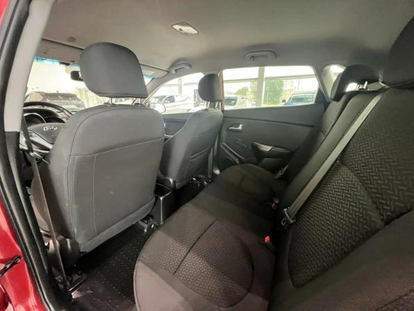 Kia Rio III Рестайлинг с пробегом 2017 года, цена 895 000 рублей, 90293 км, хэтчбек, Автокод Объявления