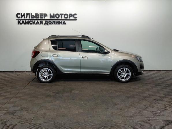 Renault Sandero II с пробегом 2015 года, цена 770 000 рублей, 206780 км, хэтчбек, Автокод Объявления