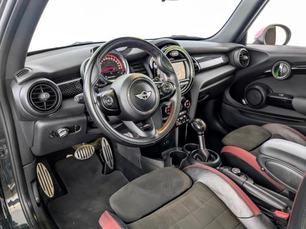 Mini Hatch III (F55/F56) с пробегом 2017 года, цена 2 020 000 рублей, 174963 км, хэтчбек, Автокод Объявления