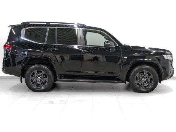 Toyota Land Cruiser 300 Series с пробегом 2021 года, цена 7 995 000 рублей, 72948 км, внедорожник, Автокод Объявления