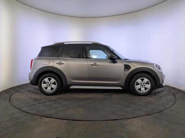Mini Countryman II с пробегом 2018 года, цена 2 700 000 рублей, 19053 км, внедорожник, Автокод Объявления