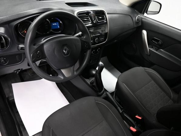 Renault Sandero II с пробегом 2015 года, цена 1 045 000 рублей, 76097 км, хэтчбек, Автокод Объявления