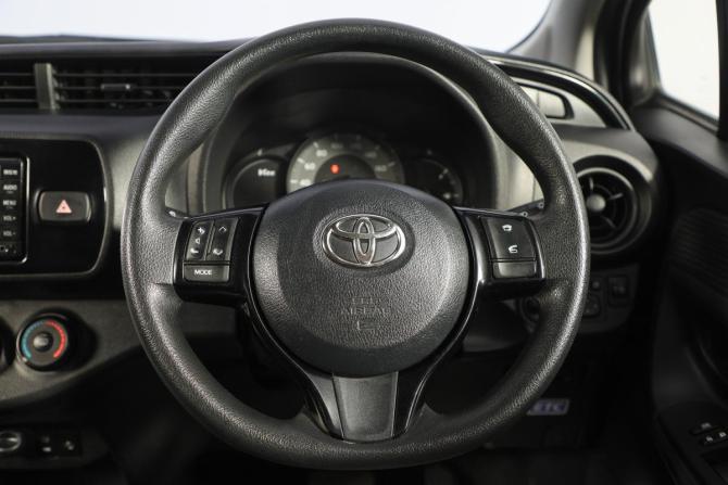 Toyota Vitz III (XP130) Рестайлинг 2 с пробегом 2018 года, цена 1 199 000 рублей, 93000 км, хэтчбек, Автокод Объявления