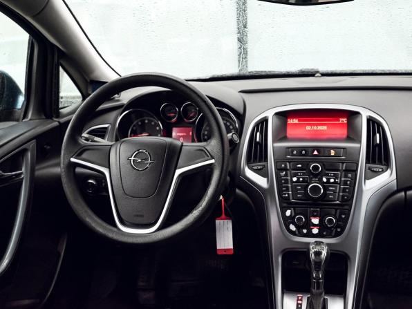 Opel Astra J Рестайлинг с пробегом 2013 года, цена 749 000 рублей, 154204 км, седан, Автокод Объявления