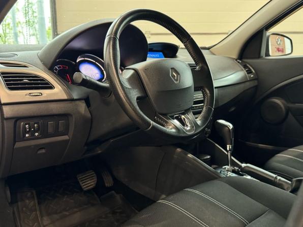 Renault Fluence I Рестайлинг с пробегом 2014 года, цена 770 000 рублей, 143000 км, седан, Автокод Объявления