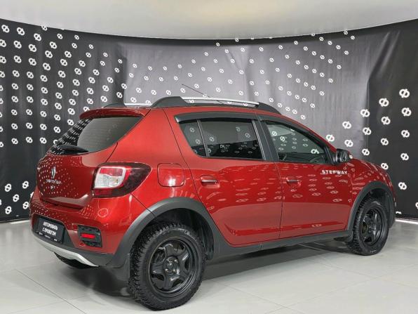 Renault Sandero II Рестайлинг с пробегом 2018 года, цена 985 000 рублей, 126666 км, хэтчбек, Автокод Объявления