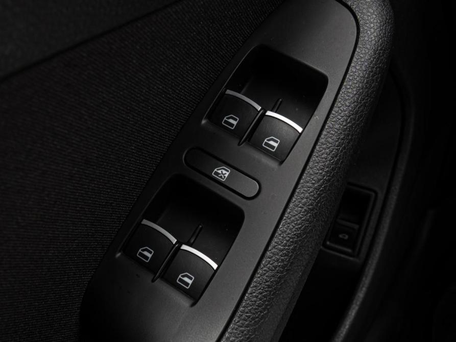 Volkswagen Jetta VI Рестайлинг Краснодар  - изображение 17