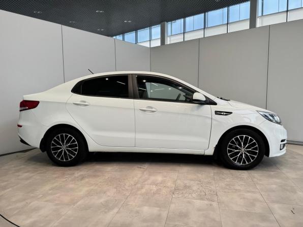 Kia Rio III Рестайлинг с пробегом 2015 года, цена 1 090 000 рублей, 168077 км, седан, Автокод Объявления