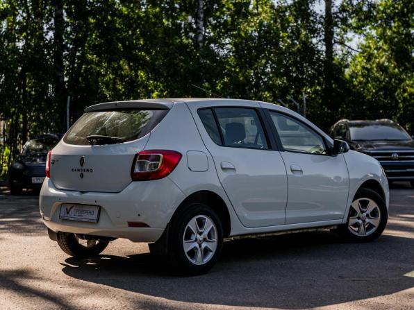 Renault Sandero II с пробегом 2014 года, цена 645 001 рубль, 113500 км, хэтчбек, Автокод Объявления