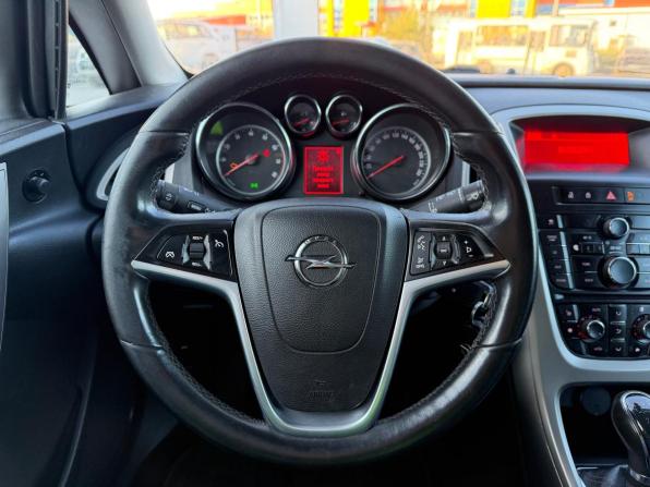 Opel Astra J с пробегом 2011 года, цена 595 000 рублей, 234022 км, хэтчбек, Автокод Объявления