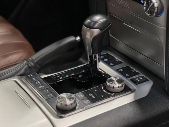 Toyota Land Cruiser 200 Series Рестайлинг 2 с пробегом 2019 года, цена 10 700 000 рублей, 33598 км, внедорожник, Автокод Объявления