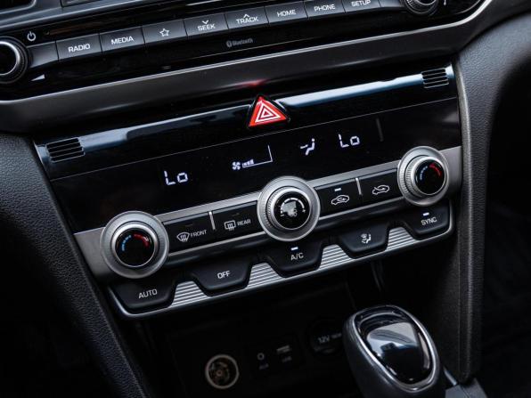 Hyundai Elantra VI (AD) Рестайлинг с пробегом 2019 года, цена 1 670 000 рублей, 132161 км, седан, Автокод Объявления