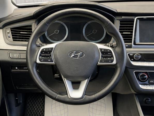 Hyundai Sonata VII (LF) Рестайлинг с пробегом 2018 года, цена 1 757 000 рублей, 144479 км, седан, Автокод Объявления