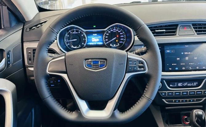Geely Emgrand 7 I Рестайлинг с пробегом 2018 года, цена 948 000 рублей, 111000 км, седан, Автокод Объявления