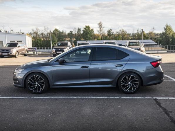 Skoda Octavia IV (A8) с пробегом 2021 года, цена 2 175 000 рублей, 122780 км, лифтбек, Автокод Объявления
