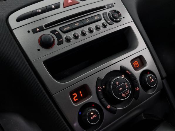 Peugeot 408 I с пробегом 2016 года, цена 659 000 рублей, 131024 км, седан, Автокод Объявления