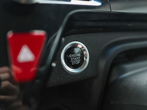 Honda Stepwgn V с пробегом 2016 года, цена 1 940 000 рублей, 75645 км, минивэн, Автокод Объявления