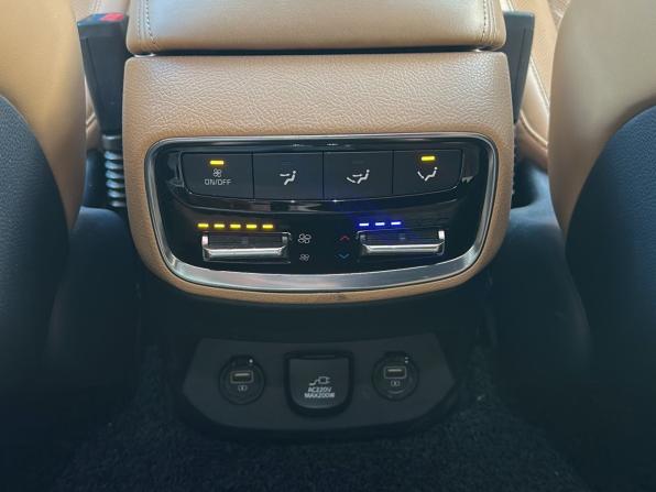 Kia Mohave I Рестайлинг 2 с пробегом 2019 года, цена 3 049 000 рублей, 220578 км, внедорожник, Автокод Объявления
