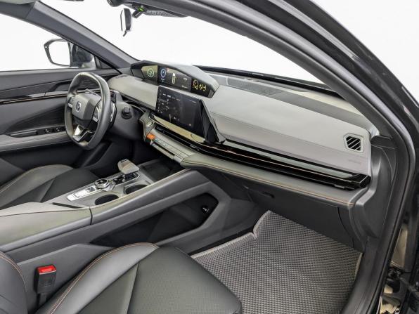 Changan UNI-V I с пробегом 2023 года, цена 2 100 000 рублей, 54035 км, лифтбек, Автокод Объявления