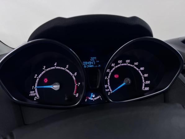 Ford Fiesta Mk6 Рестайлинг с пробегом 2015 года, цена 821 000 рублей, 94946 км, седан, Автокод Объявления