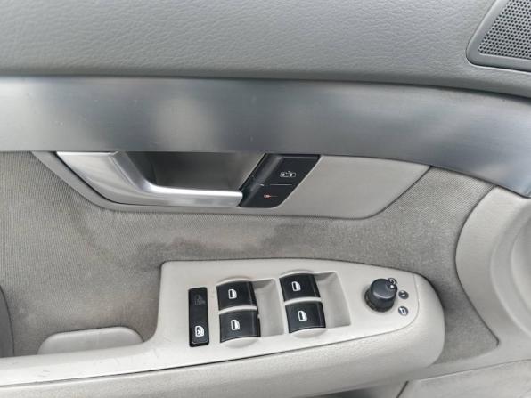 Audi A4 III (B7) с пробегом 2004 года, цена 499 000 рублей, 180000 км, седан, Автокод Объявления