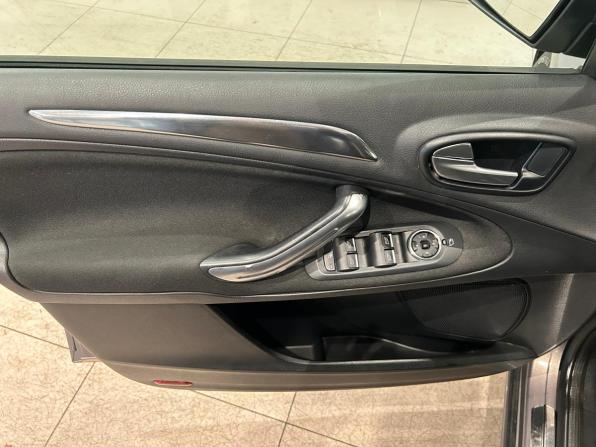 Ford S-MAX I Рестайлинг с пробегом 2011 года, цена 909 000 рублей, 215094 км, минивэн, Автокод Объявления