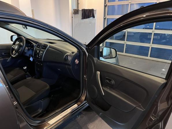 Renault Sandero II Рестайлинг с пробегом 2021 года, цена 1 290 000 рублей, 99010 км, хэтчбек, Автокод Объявления