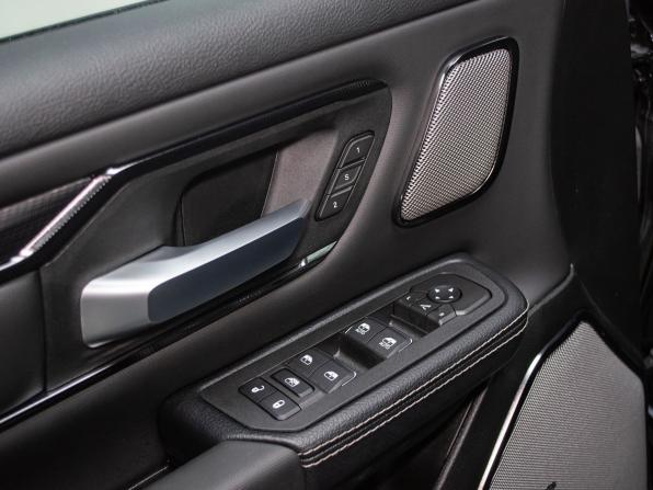 Ram 1500 V Рестайлинг с пробегом 2026 года, цена 10 999 000 рублей, 30 км, offers.body_type.unknown, Автокод Объявления