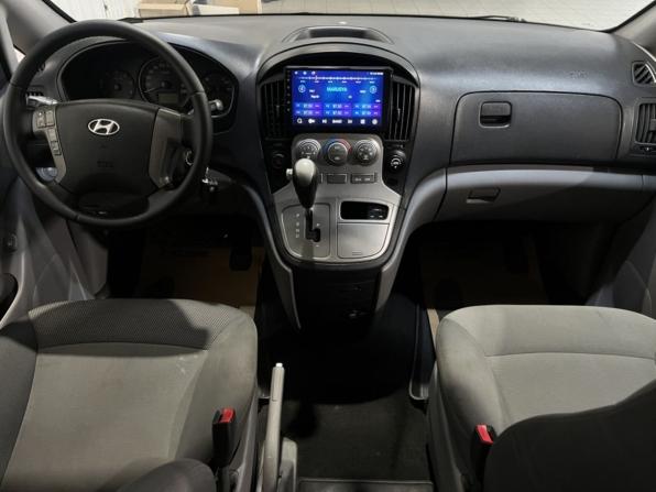 Hyundai H-1 II с пробегом 2012 года, цена 1 355 000 рублей, 297580 км, минивэн, Автокод Объявления