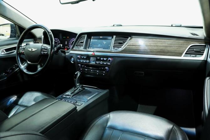 Hyundai Genesis II с пробегом 2015 года, цена 1 620 000 рублей, 265746 км, седан, Автокод Объявления