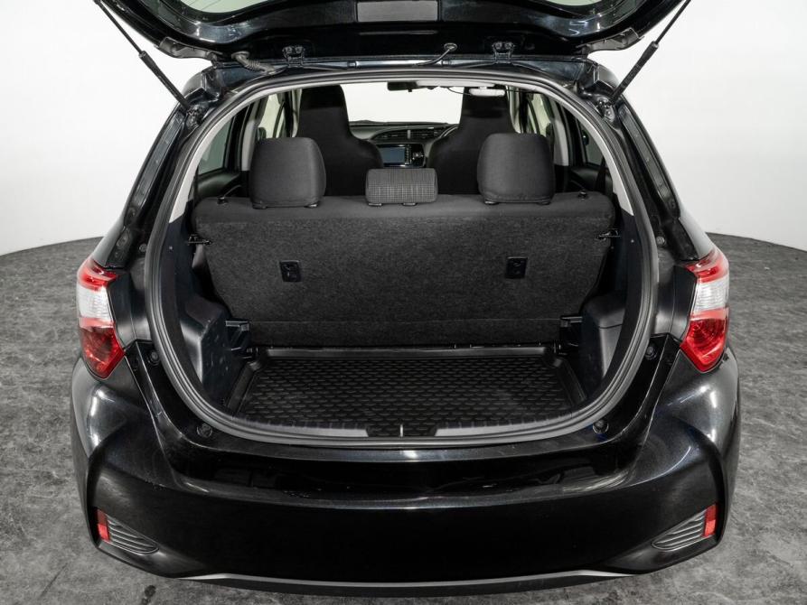 Toyota Vitz III (XP130) Рестайлинг 2 Иркутск  - изображение 16
