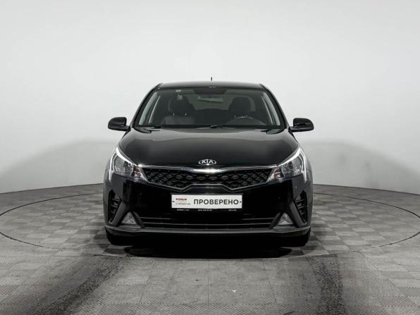 Kia Rio IV Рестайлинг с пробегом 2020 года, цена 1 375 600 рублей, 105776 км, седан, Автокод Объявления