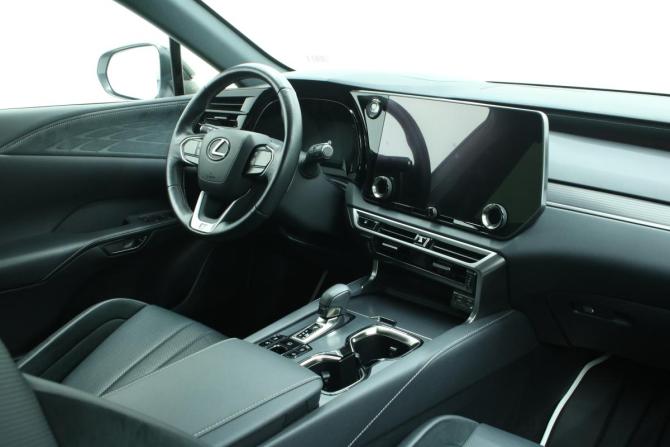 Lexus RX V с пробегом 2022 года, цена 8 350 000 рублей, 31631 км, внедорожник, Автокод Объявления