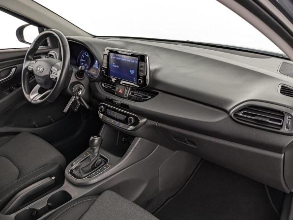 Hyundai i30 III Рестайлинг 2 с пробегом 2022 года, цена 1 780 000 рублей, 103890 км, универсал, Автокод Объявления