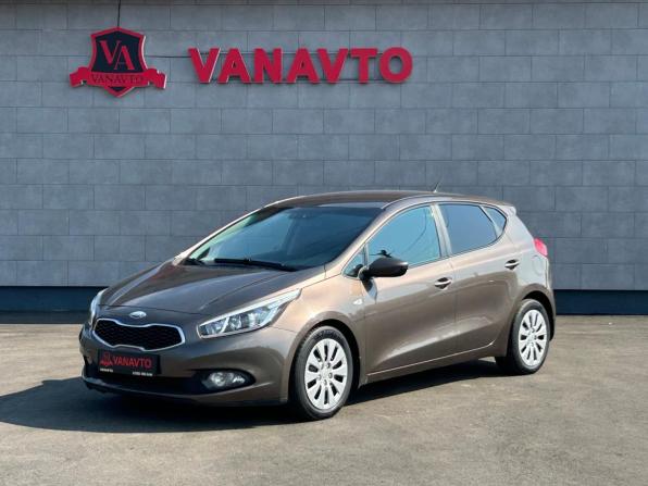 Kia Ceed II с пробегом 2013 года, цена 935 000 рублей, 195742 км, хэтчбек, Автокод Объявления