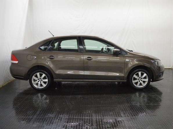 Volkswagen Polo V с пробегом 2015 года, цена 599 000 рублей, 230564 км, седан, Автокод Объявления
