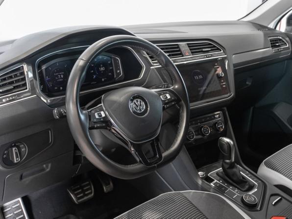 Volkswagen Tiguan II с пробегом 2019 года, цена 3 319 400 рублей, 67000 км, внедорожник, Автокод Объявления