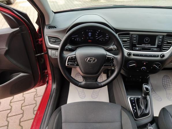 Hyundai Solaris II с пробегом 2017 года, цена 1 320 000 рублей, 126079 км, седан, Автокод Объявления