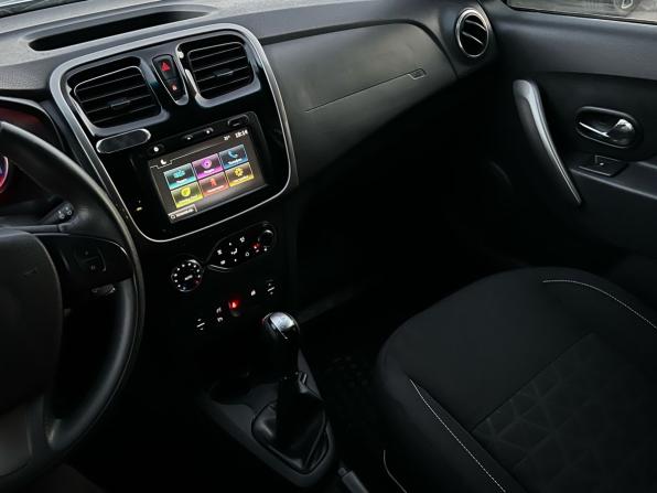 Renault Sandero II с пробегом 2017 года, цена 1 090 000 рублей, 127161 км, хэтчбек, Автокод Объявления
