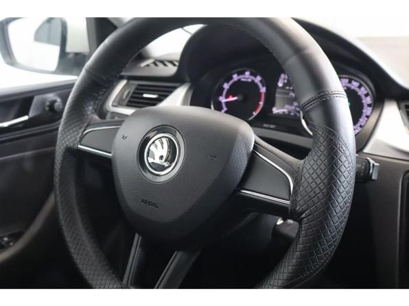 Skoda Rapid I Рестайлинг с пробегом 2017 года, цена 909 000 рублей, 255200 км, лифтбек, Автокод Объявления