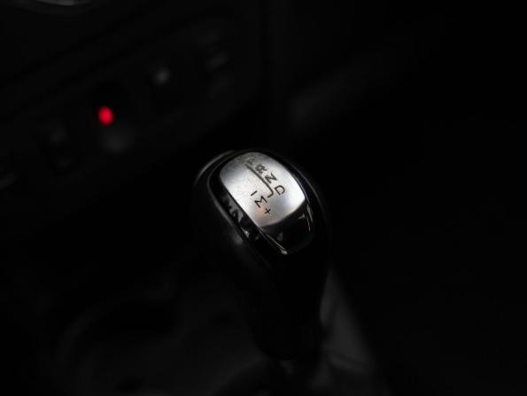 Renault Logan II Рестайлинг с пробегом 2021 года, цена 1 075 000 рублей, 135821 км, седан, Автокод Объявления