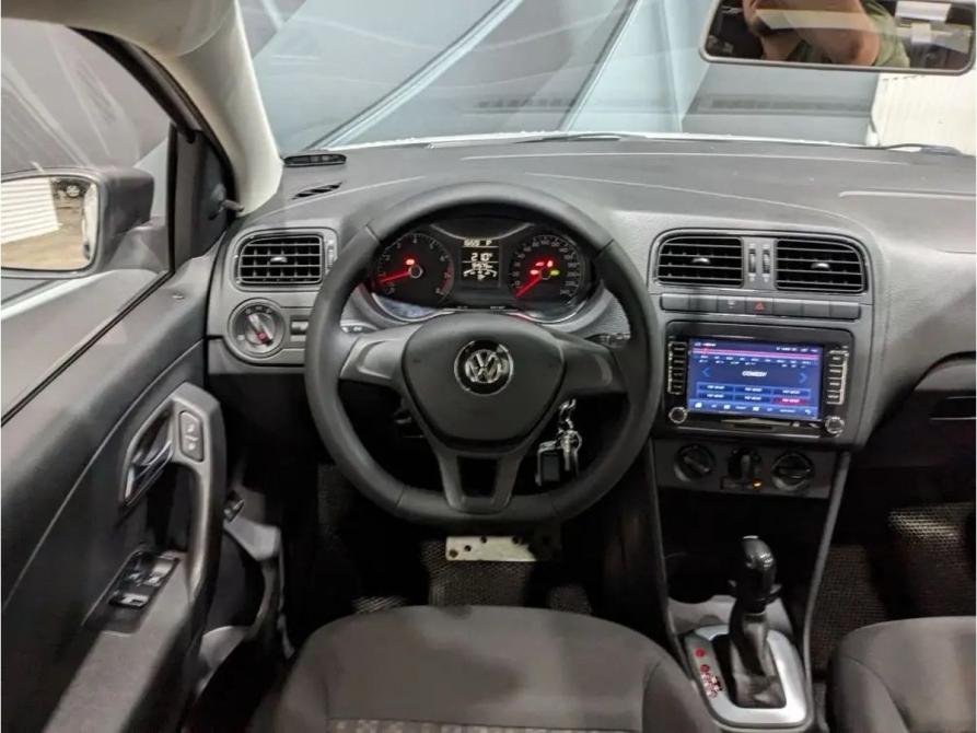 Volkswagen Polo V Рестайлинг Пермь  - изображение 12